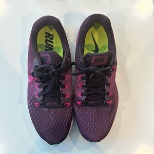 Pink Nike Zoom Pegasus Sneakers - Gently used - Size Women 9.5